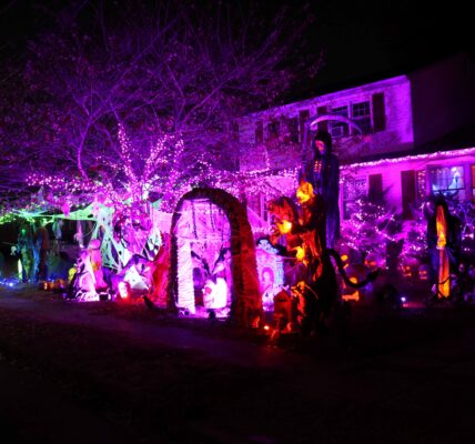 Halloween Home Decorating Contest